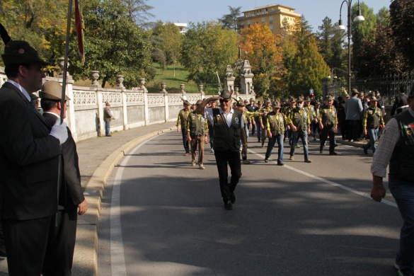Raduno Alpini a Salsomaggiore Terme: Viale Porro, il termine del percorso della sfilata